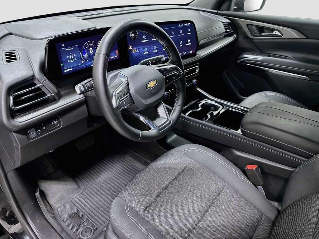 Used 2026 Chevrolet Traverse LT w/ LPO, Floor Liner Package FWD image 10