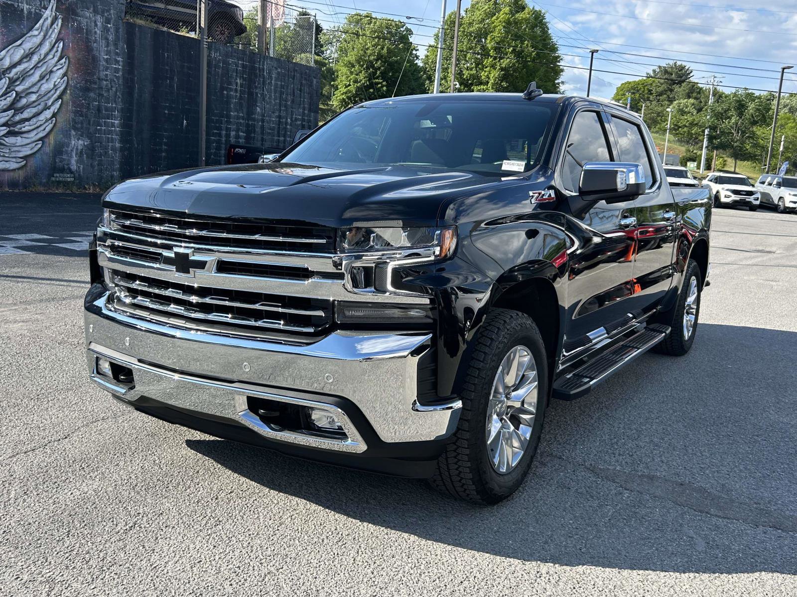Used 2021 Chevrolet Silverado 1500 LTZ AWD/4WD image 7