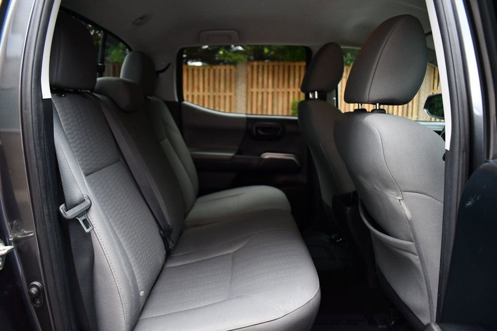 Used 2017 Toyota Tacoma TRD Sport image 15