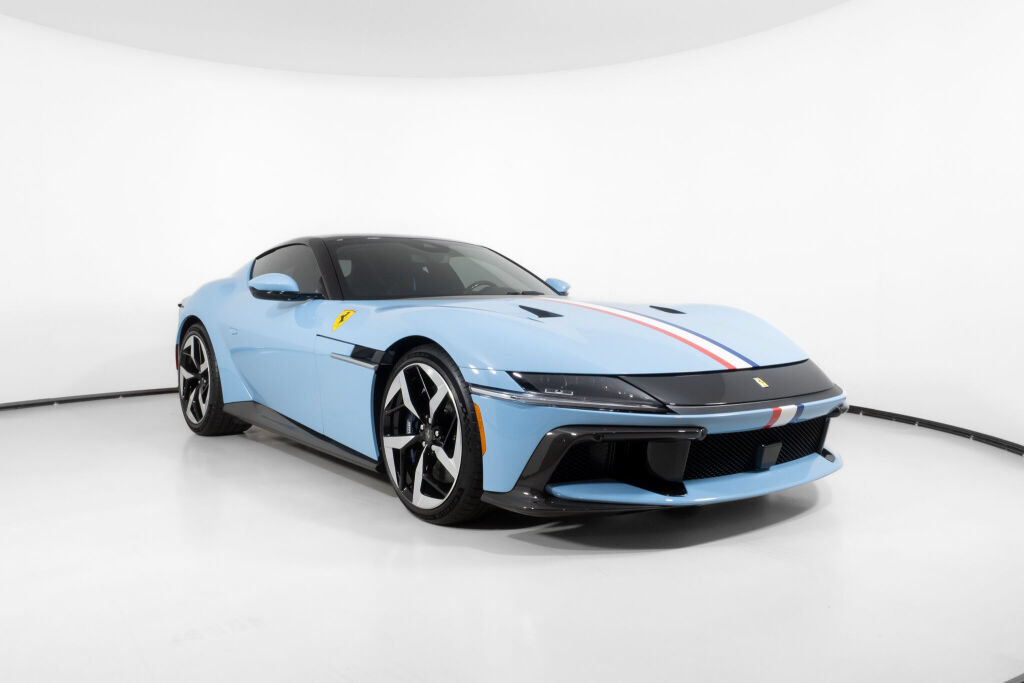 Used 2025 Ferrari 12Cilindri RWD image 11