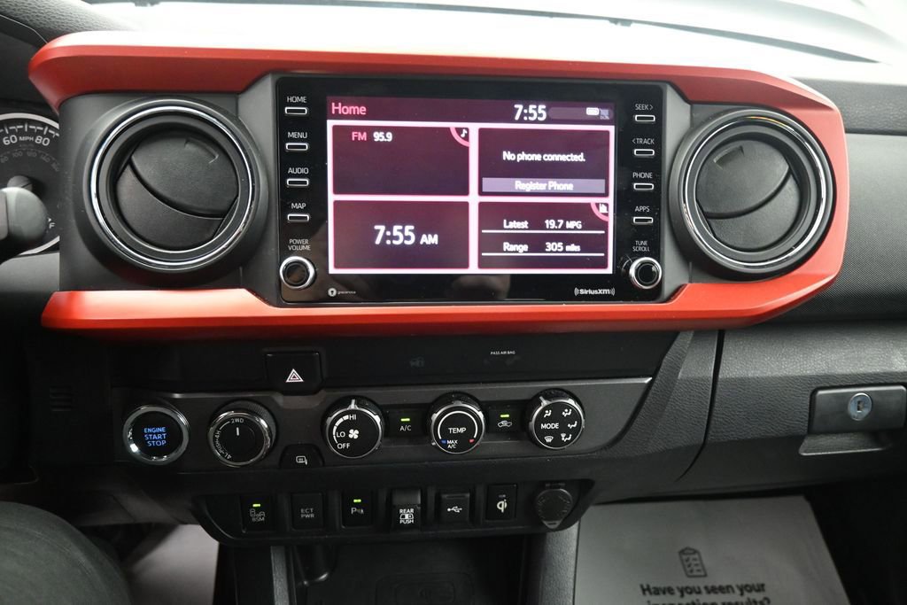 Used 2020 Toyota Tacoma TRD Sport w/ Technology Package AWD/4WD image 19