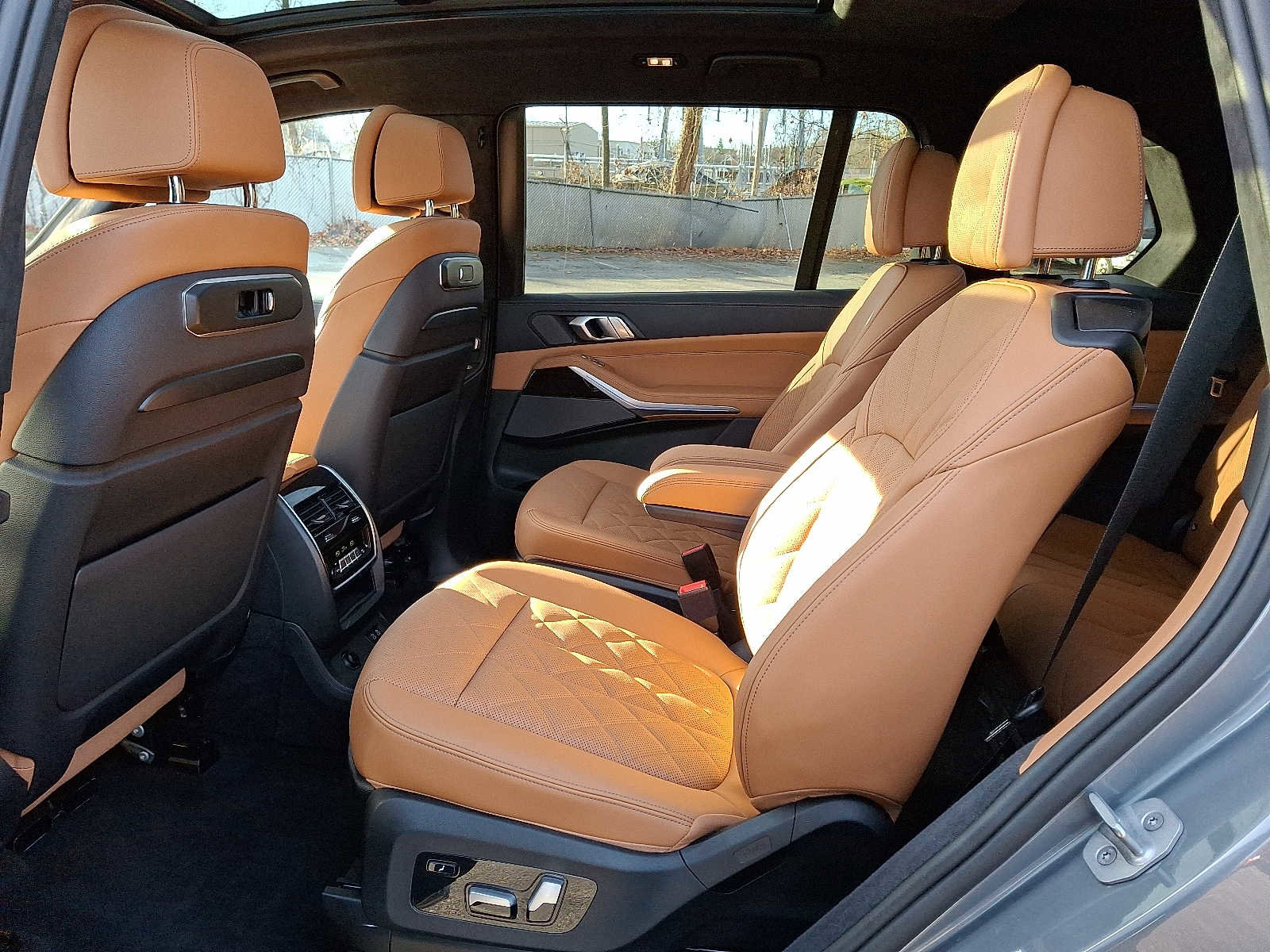 Used 2024 BMW X7 xDrive40i w/ M Sport Package image 10