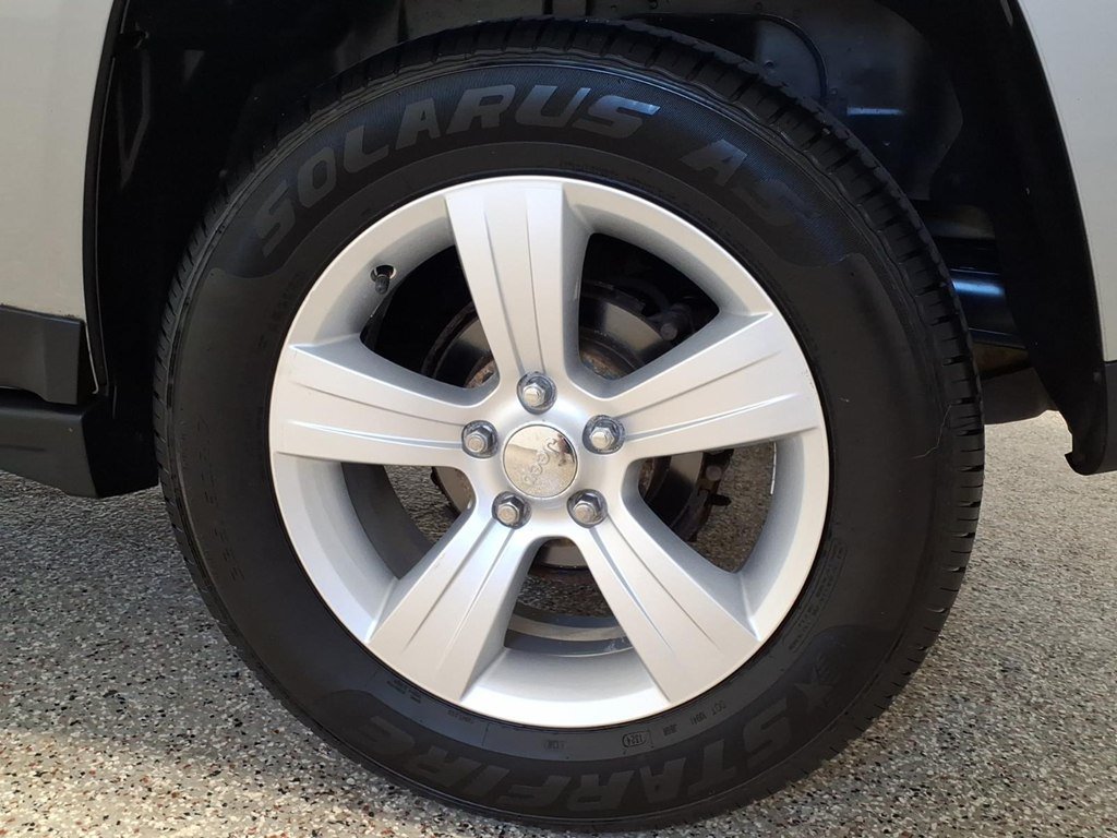 Used 2016 Jeep Compass Sport w/ Power Value Group AWD/4WD image 7