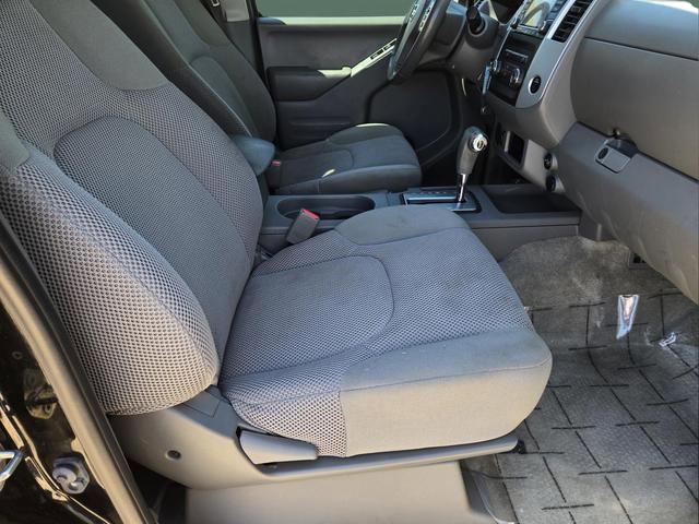 Used 2018 Nissan Frontier SV RWD image 7