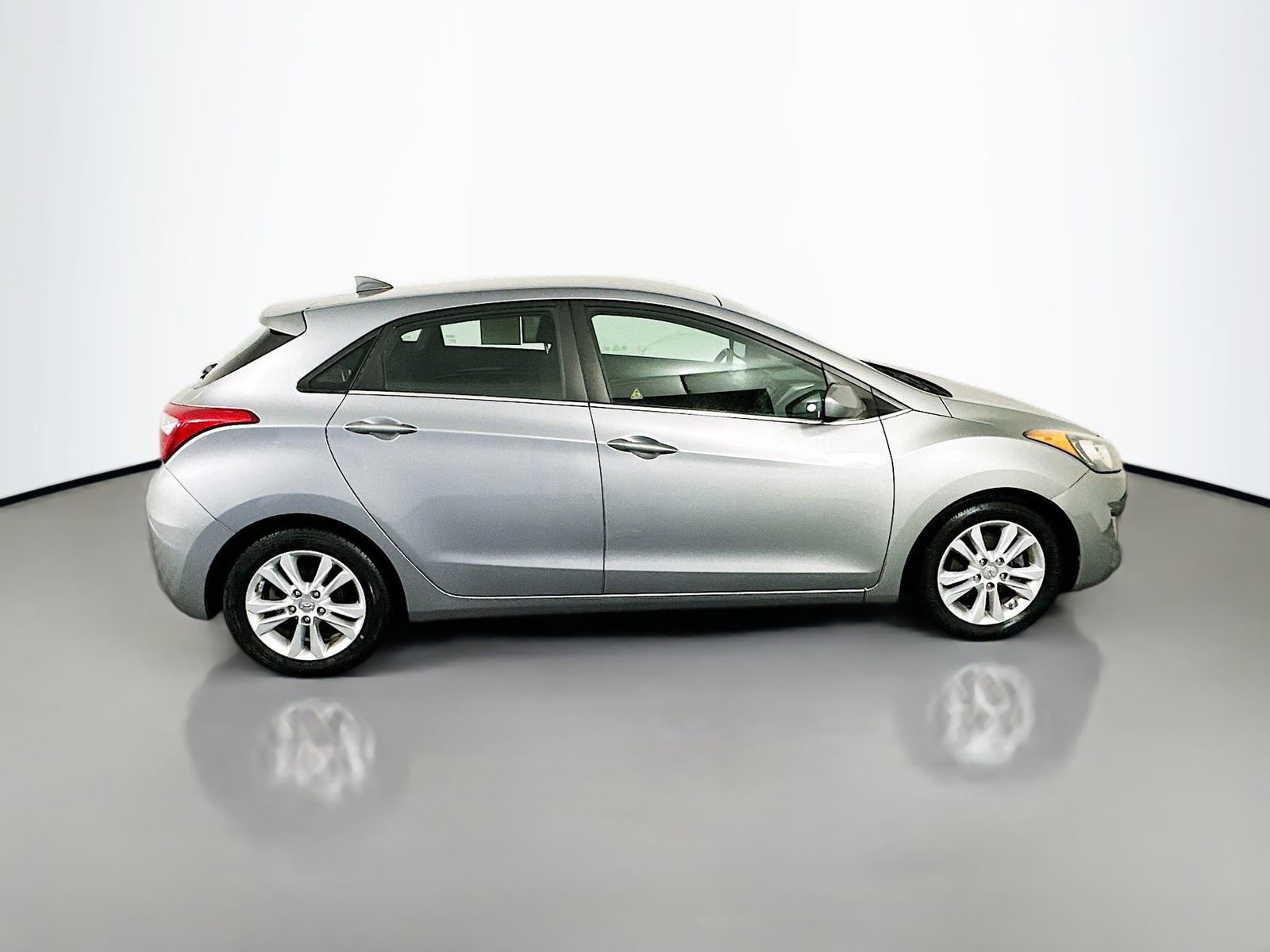 Used 2013 Hyundai Elantra GT FWD image 8