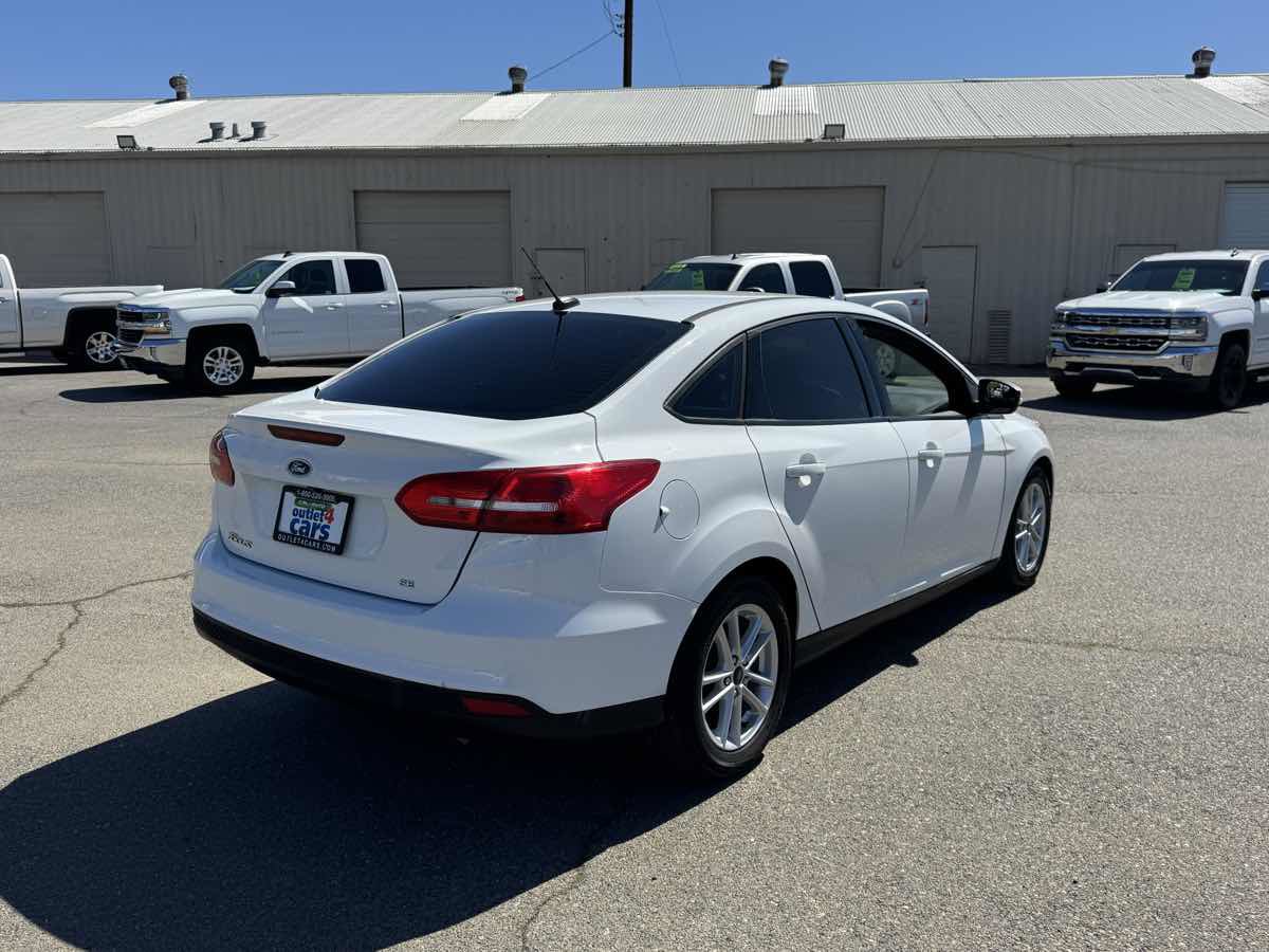 Used 2017 Ford Focus SE FWD image 9