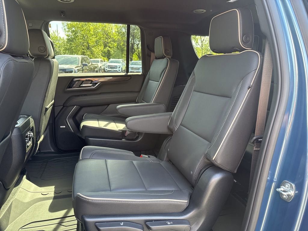 New 2026 GMC Yukon XL Elevation w/ LPO, Floor Liner Package image 11