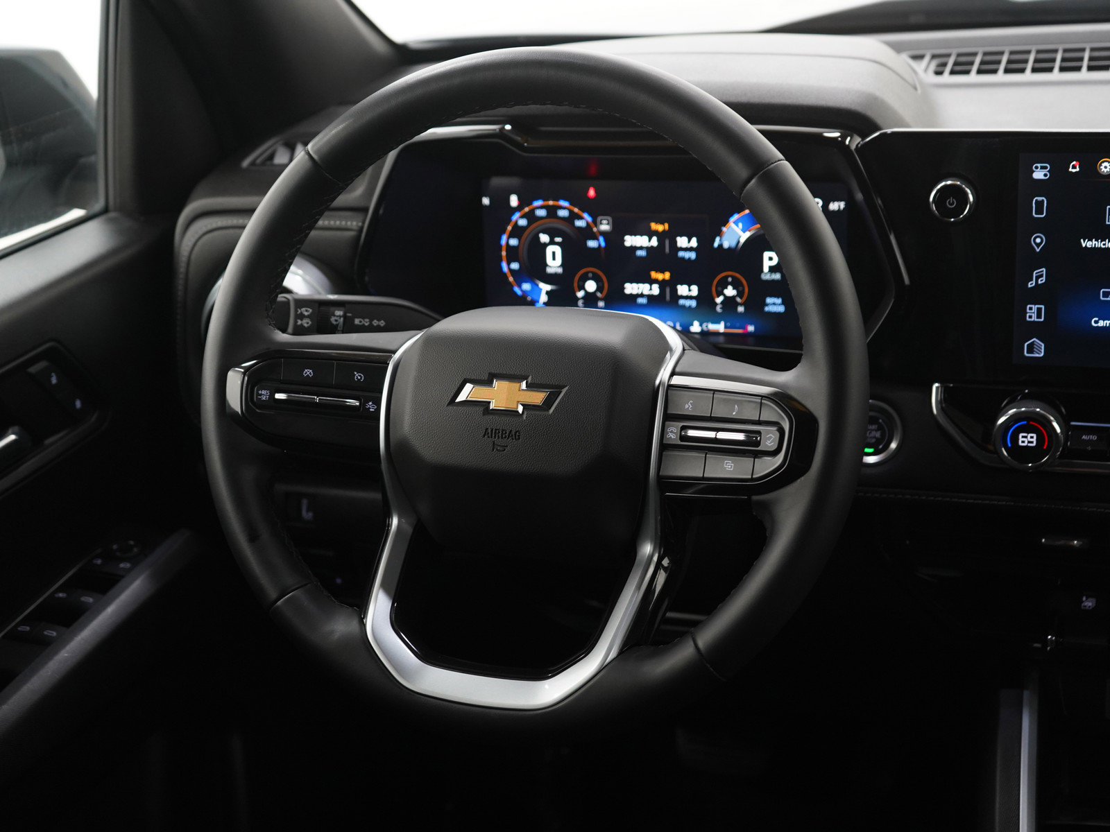 Used 2024 Chevrolet Colorado LT w/ LT Convenience Package II AWD/4WD image 14