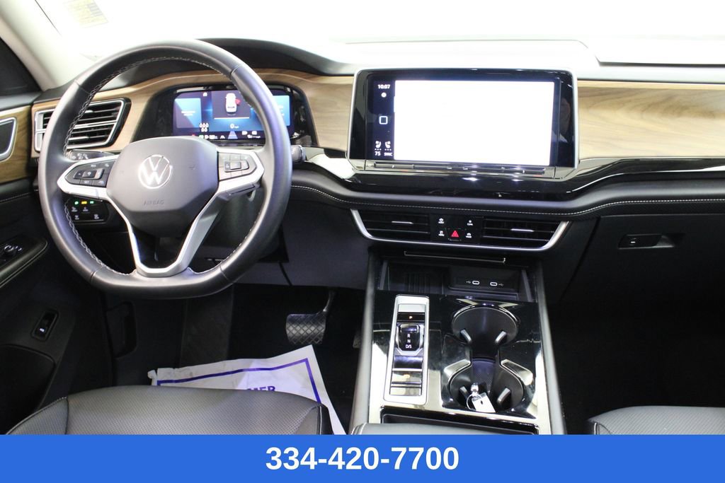 Certified 2025 Volkswagen Atlas SE image 8
