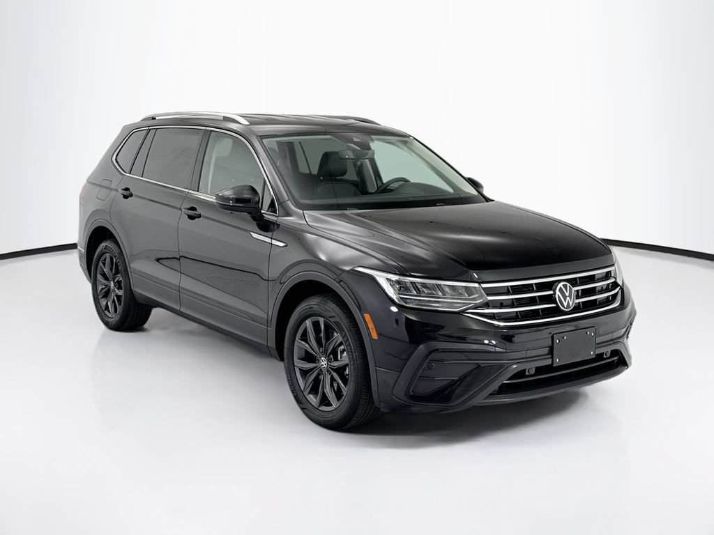 Used 2023 Volkswagen Tiguan SE FWD image 3