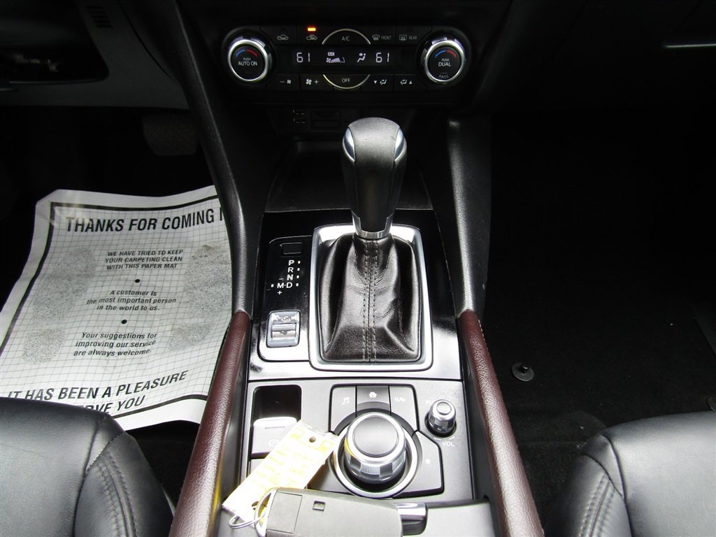 Used 2018 MAZDA MAZDA3 Touring FWD image 25