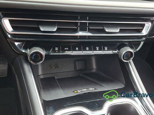 Certified 2025 Chevrolet Traverse LT AWD/4WD image 17