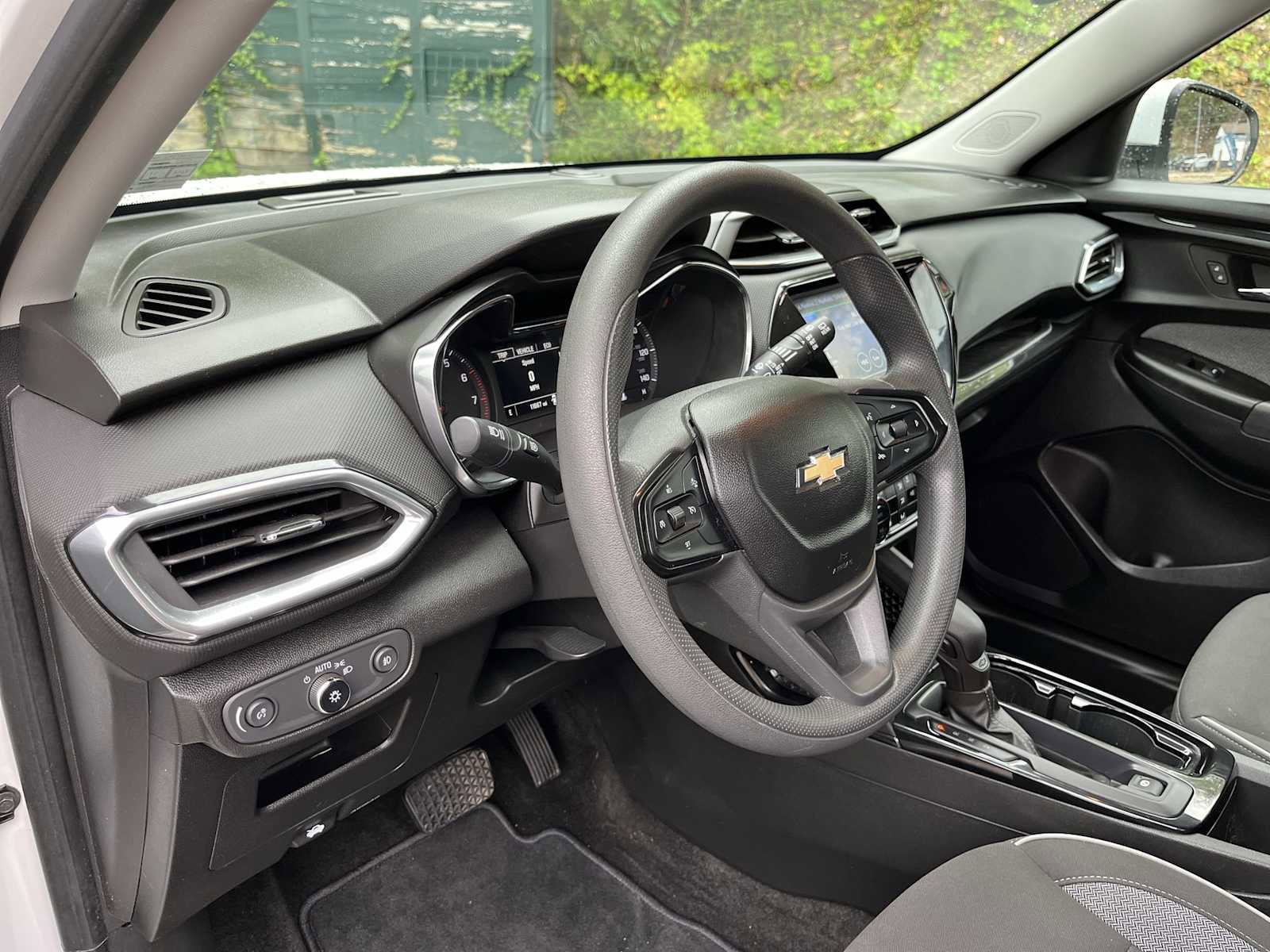 Certified 2023 Chevrolet TrailBlazer LT w/ Convenience Package image 10