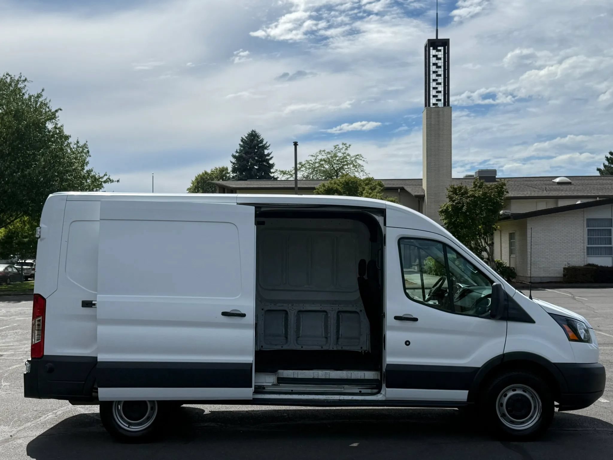 Used 2018 Ford Transit 250 148 Medium Roof RWD image 20