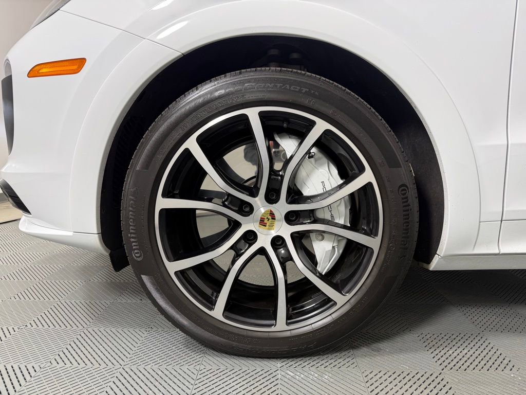 Certified 2023 Porsche Cayenne Turbo image 11