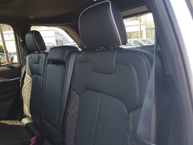 New 2026 Jeep Grand Cherokee Summit image 15