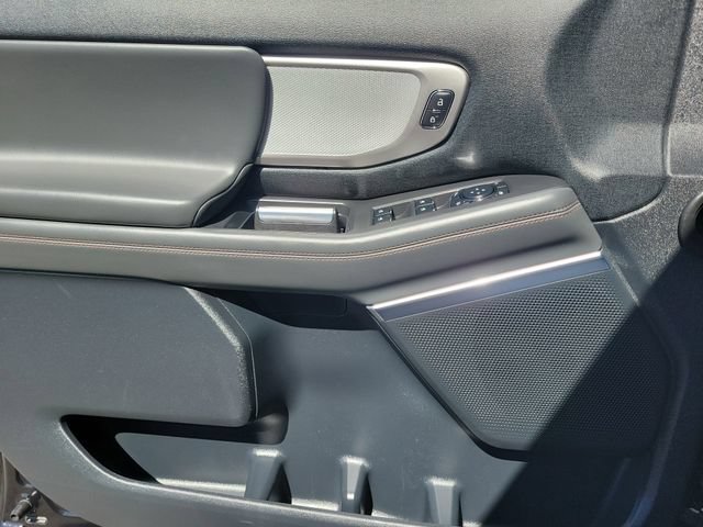 Certified 2025 Ford Expedition Active AWD/4WD image 21