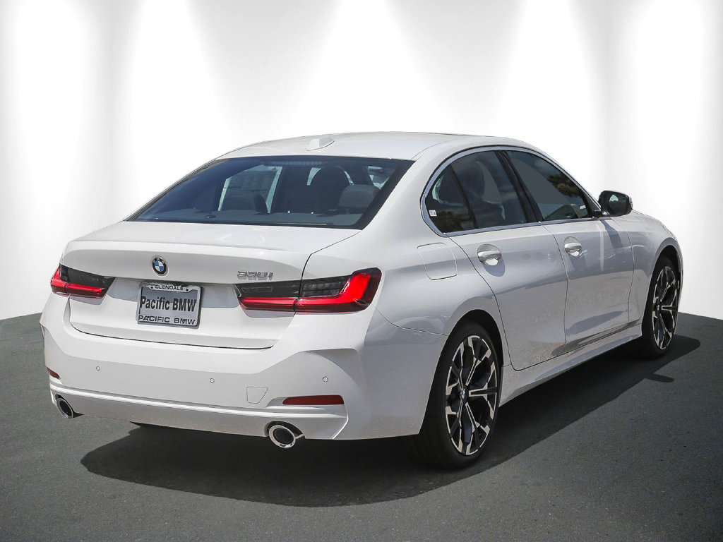 New 2026 BMW 330i Sedan RWD image 6