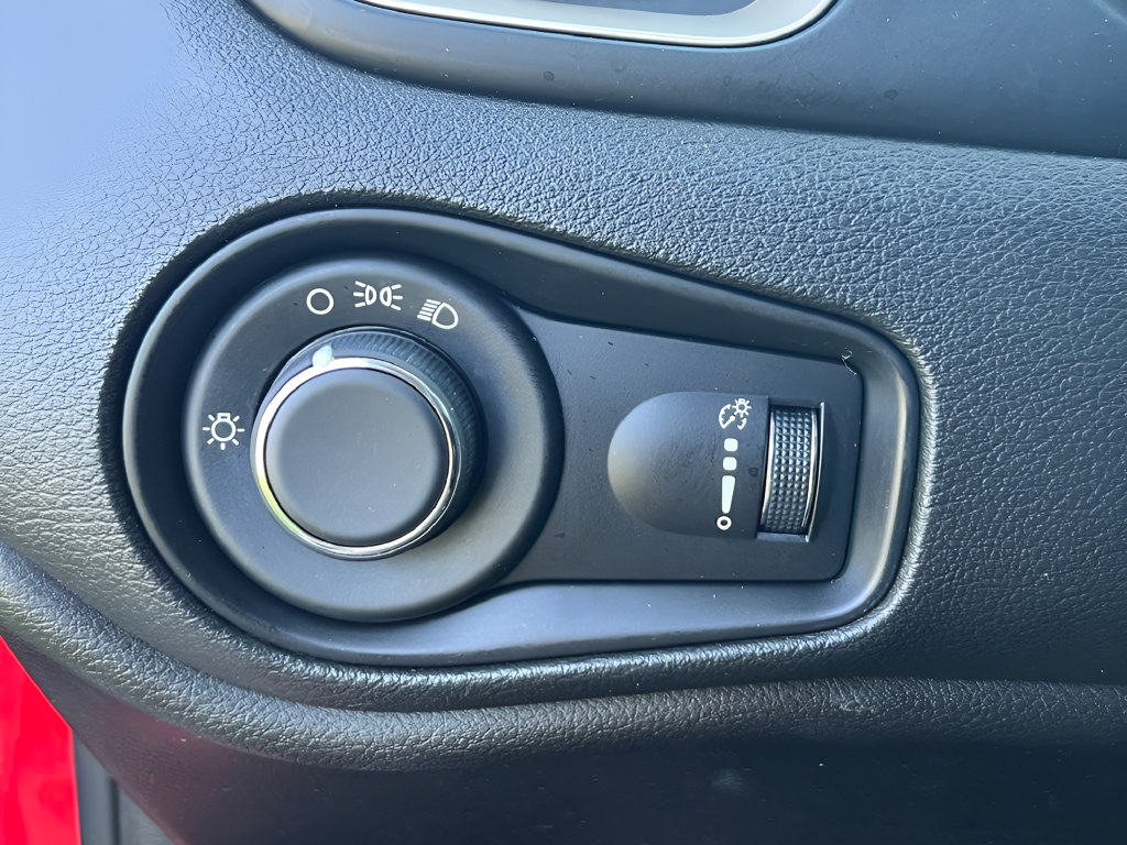 Used 2016 Jeep Renegade Sport w/ Power & Air Group FWD image 19