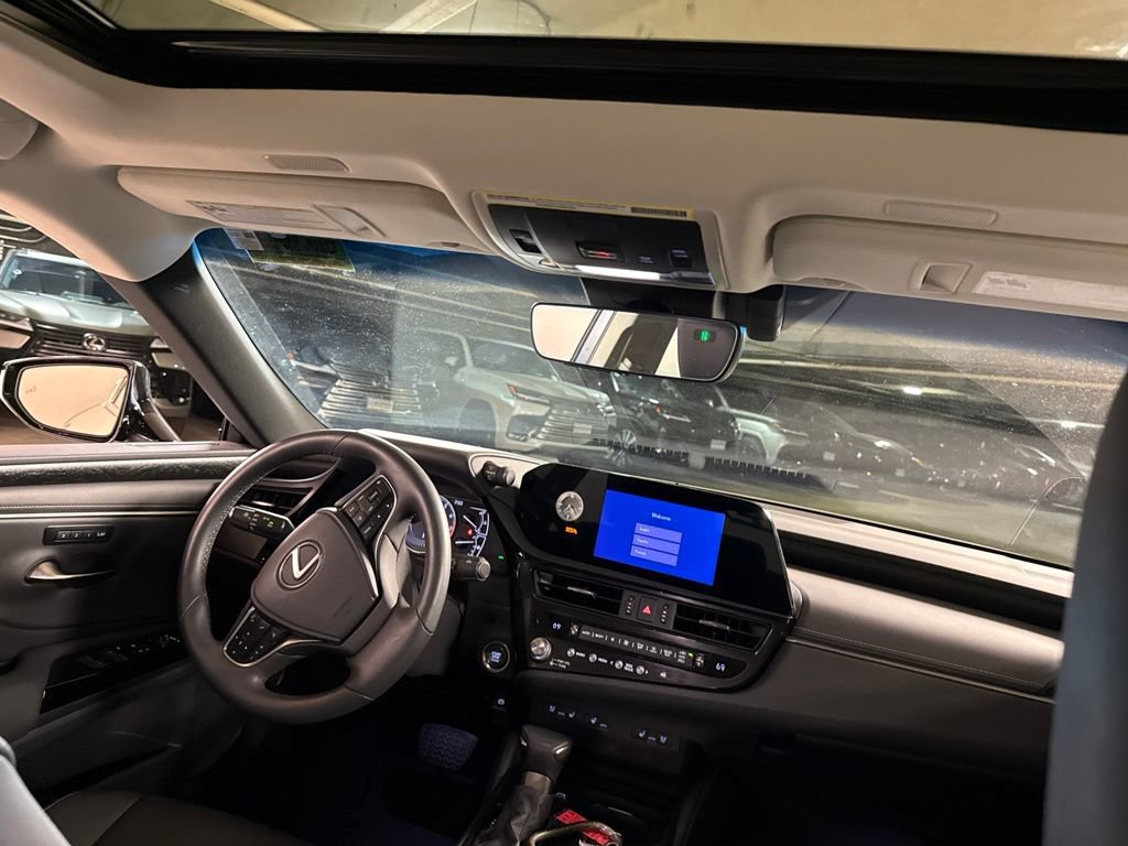 Used 2023 Lexus ES 350 w/ Premium Package FWD image 9