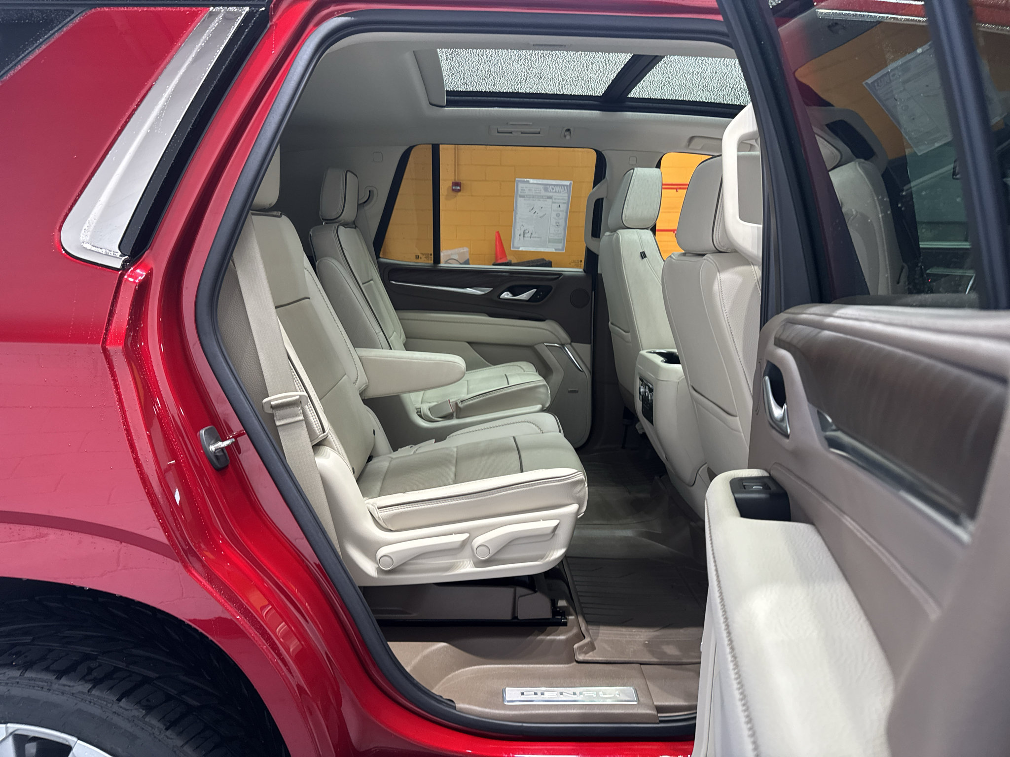 Used 2022 GMC Yukon Denali AWD/4WD image 22