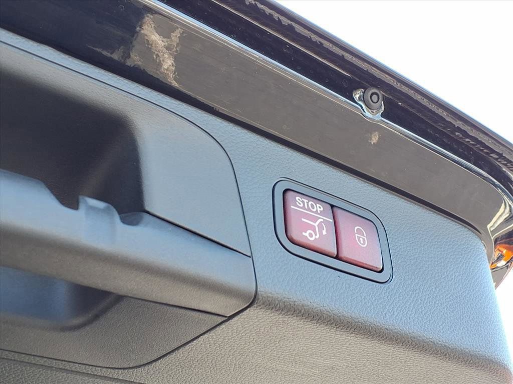 Used 2019 Mercedes-Benz GLC 300 4MATIC image 26