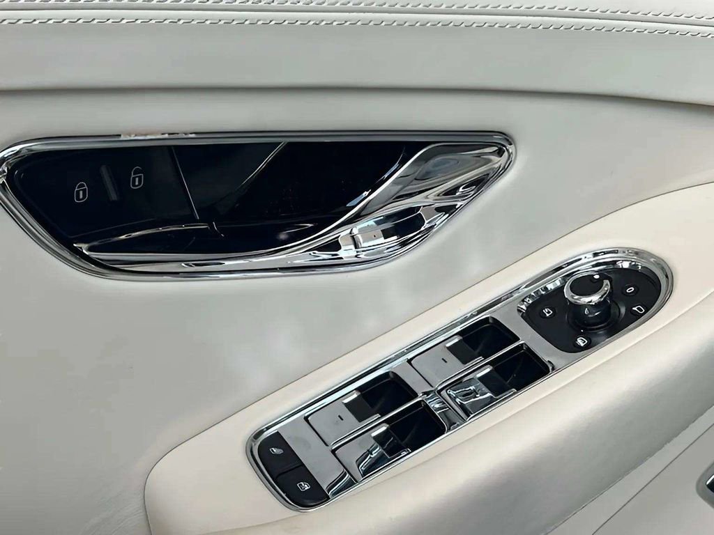 Used 2022 Bentley Continental GT image 10