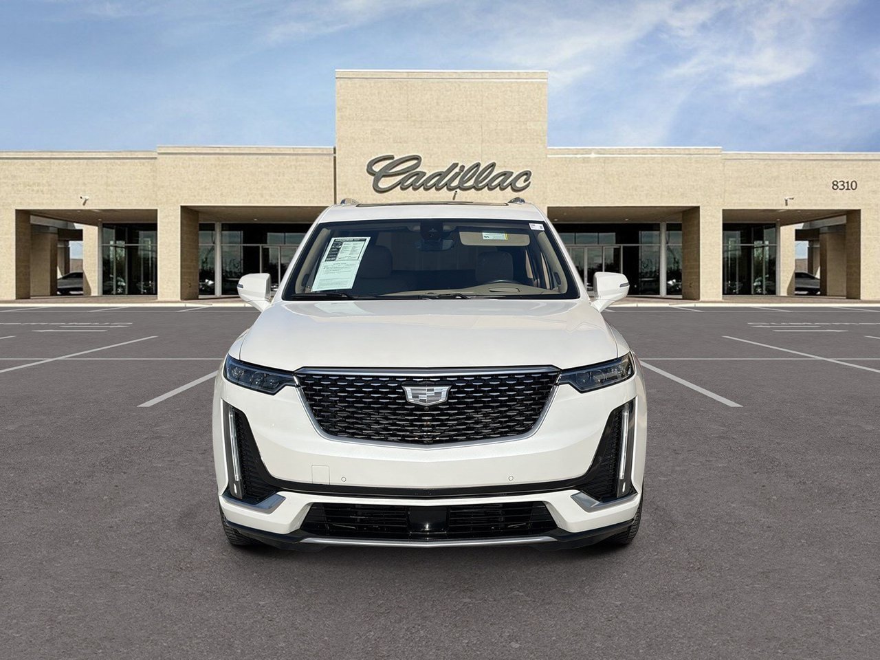 Used 2021 Cadillac XT6 Premium Luxury w/ Platinum Package AWD/4WD image 2
