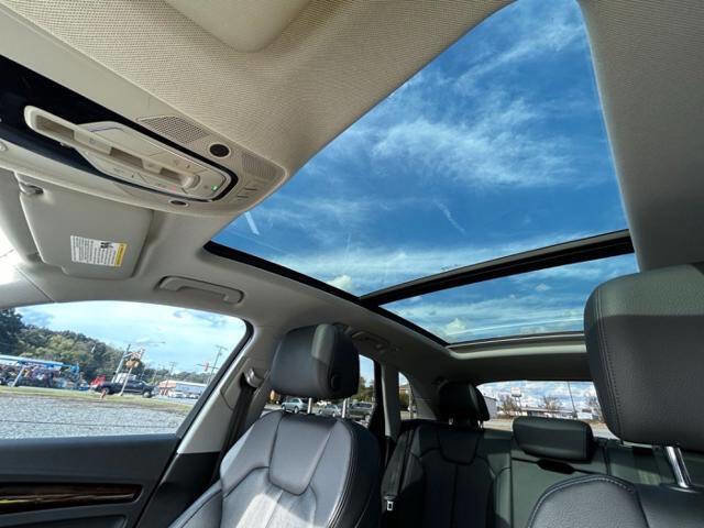 Used 2019 Audi Q5 2.0T Premium Plus w/ Premium Plus Package image 16