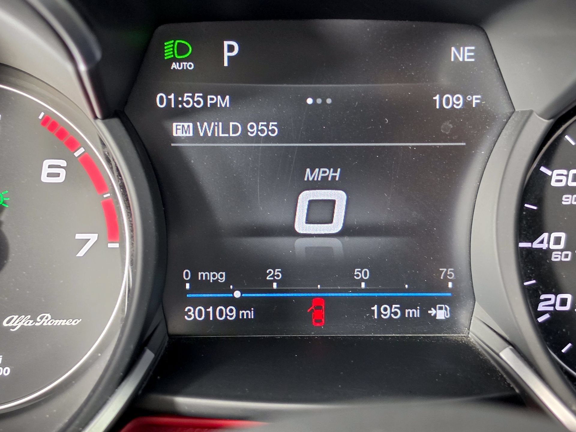 Used 2019 Alfa Romeo Stelvio Sport w/ Quick Order Package 22J Sport AWD/4WD image 18