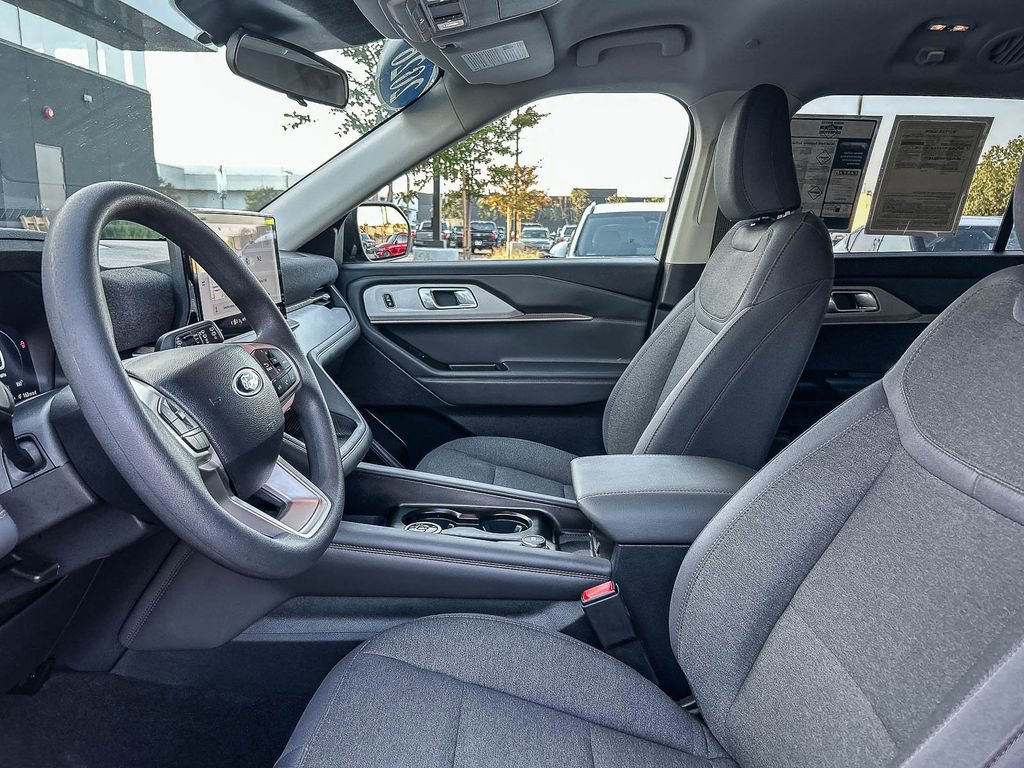 Used 2026 Ford Explorer Active RWD image 22