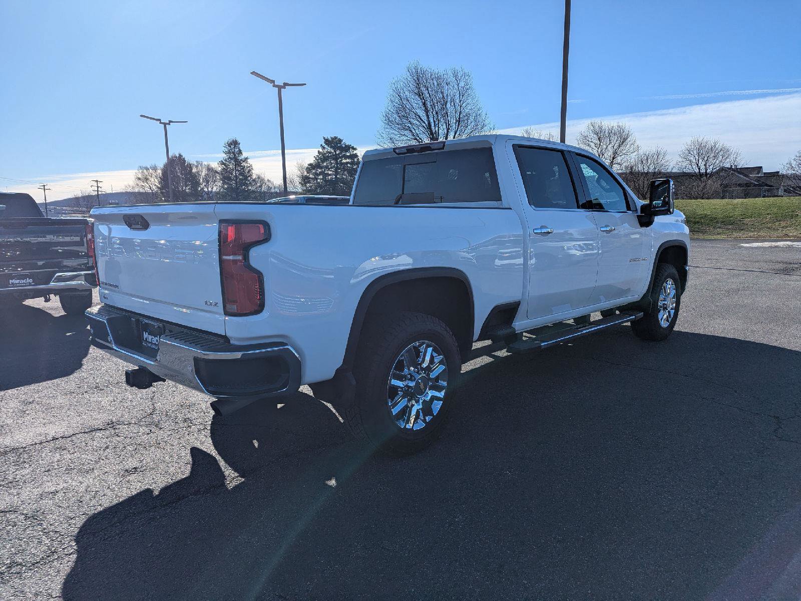 Certified 2024 Chevrolet Silverado 2500 LTZ w/ LTZ Convenience Package image 7
