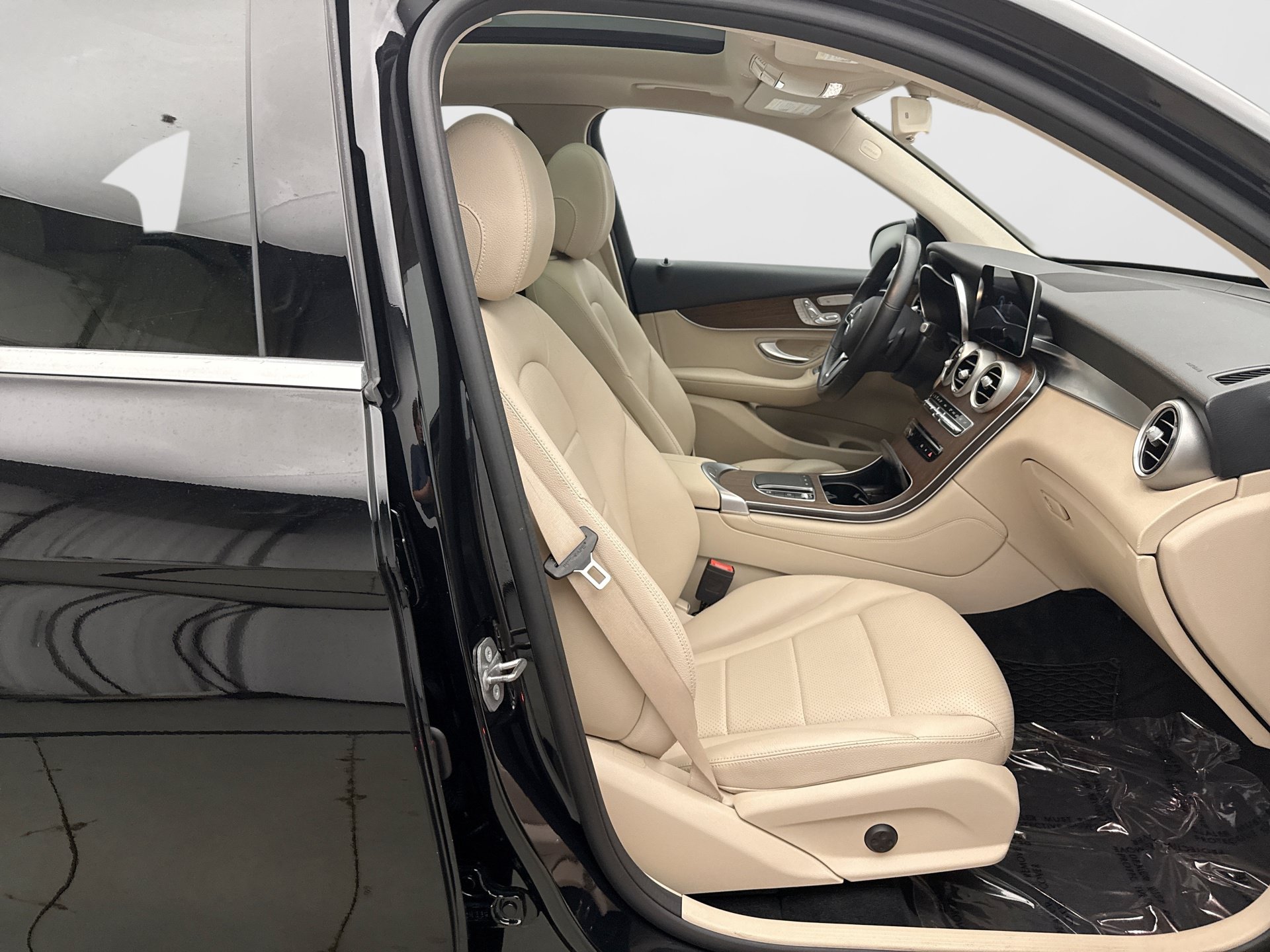 Used 2020 Mercedes-Benz GLC 300 4MATIC image 17