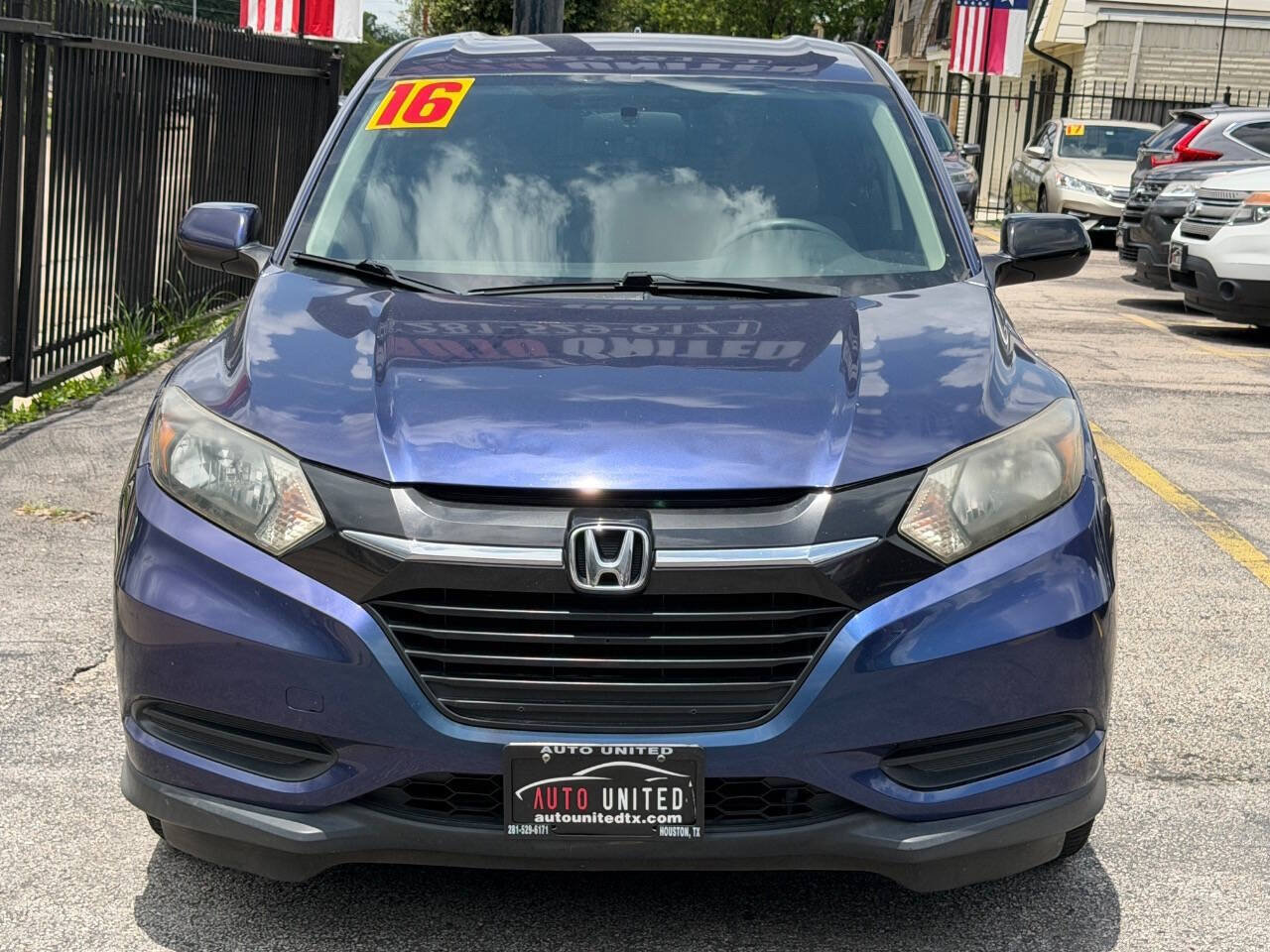 Used 2016 Honda HR-V LX image 2