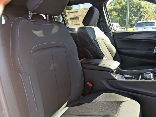 New 2025 Jeep Grand Cherokee Laredo RWD image 38