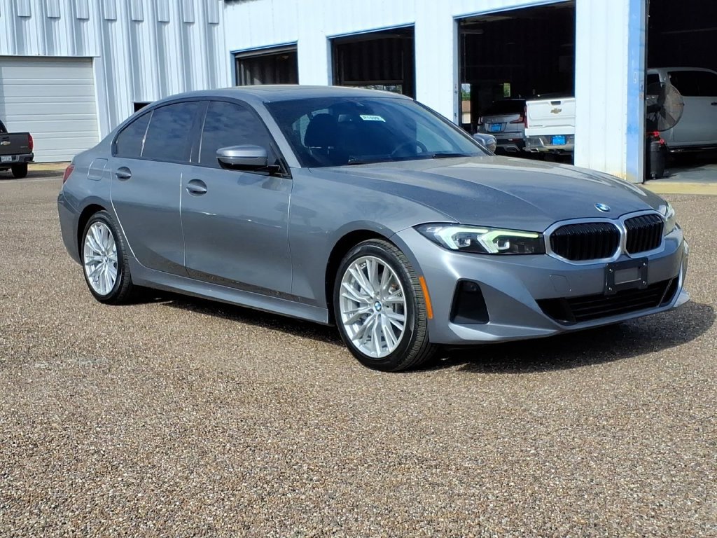 Used 2023 BMW 330i Sedan w/ Driving Assistance Package RWD image 6