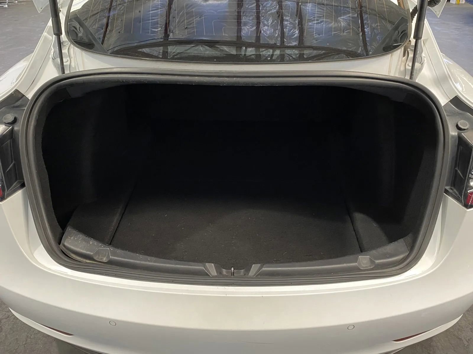 Used 2020 Tesla Model 3 Standard Range Plus image 8