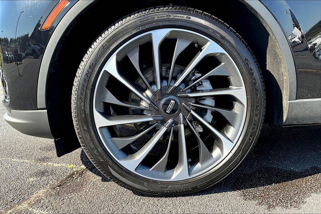 Used 2025 Lincoln Aviator Reserve w/ Illumination Package image 9
