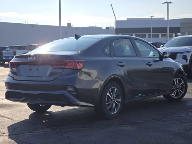 Used 2023 Kia Forte LXS image 14