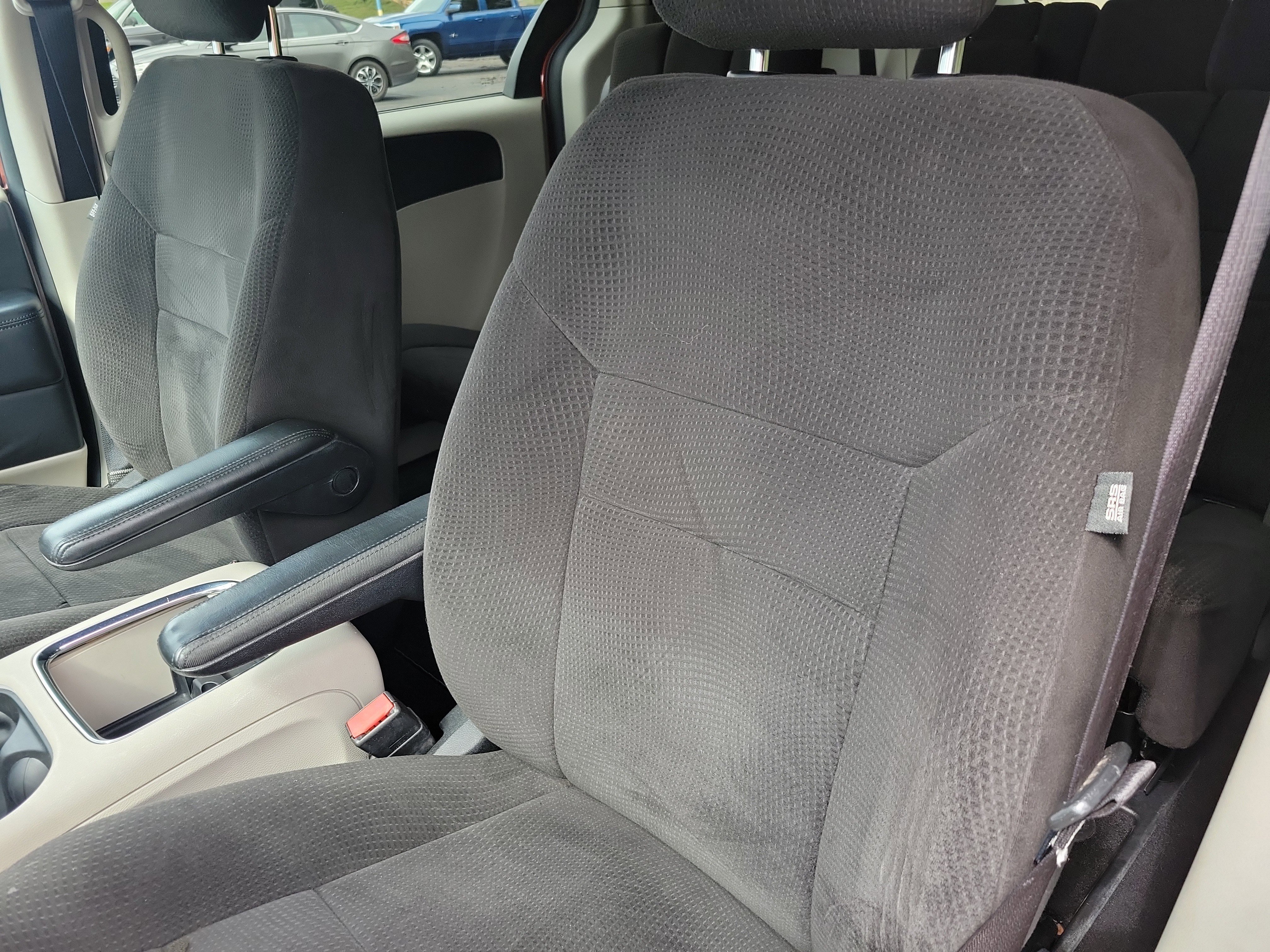 Used 2012 Dodge Grand Caravan SXT image 5