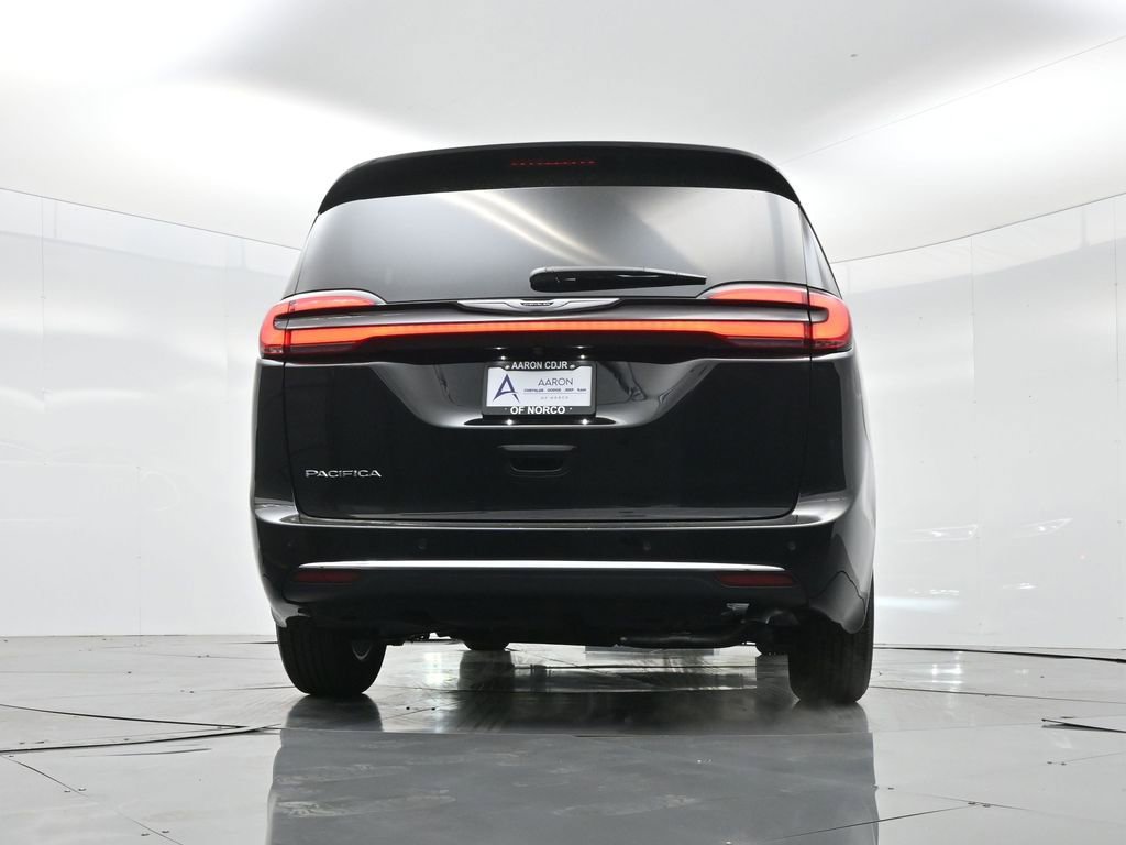New 2026 Chrysler Pacifica Select image 43