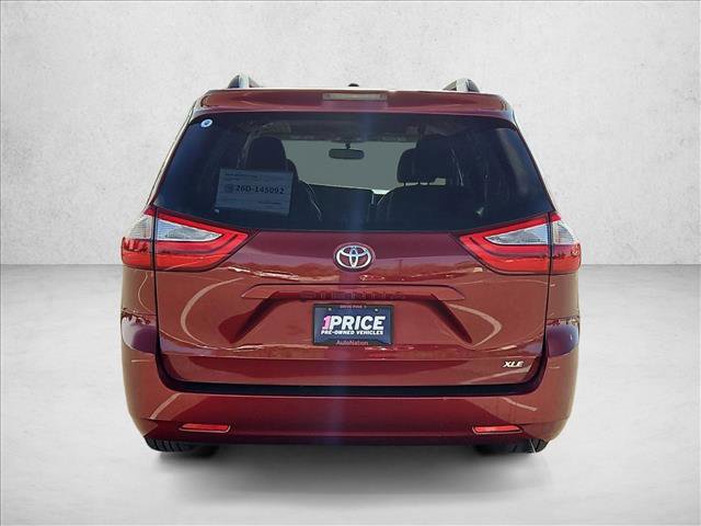 Used 2016 Toyota Sienna XLE FWD image 7