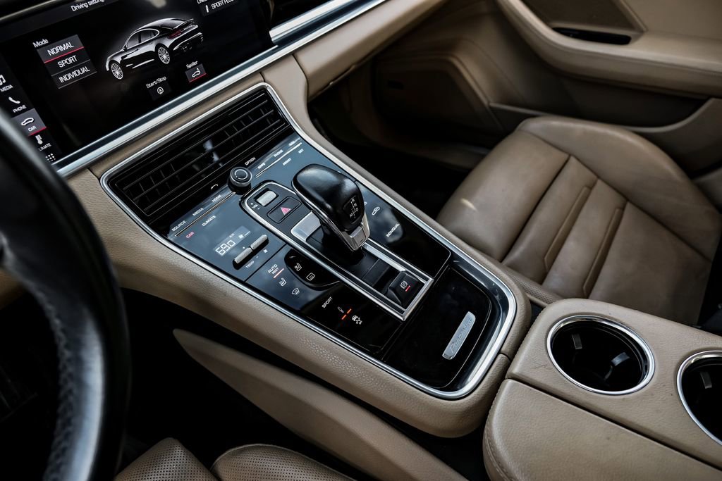 Used 2018 Porsche Panamera 4 image 23