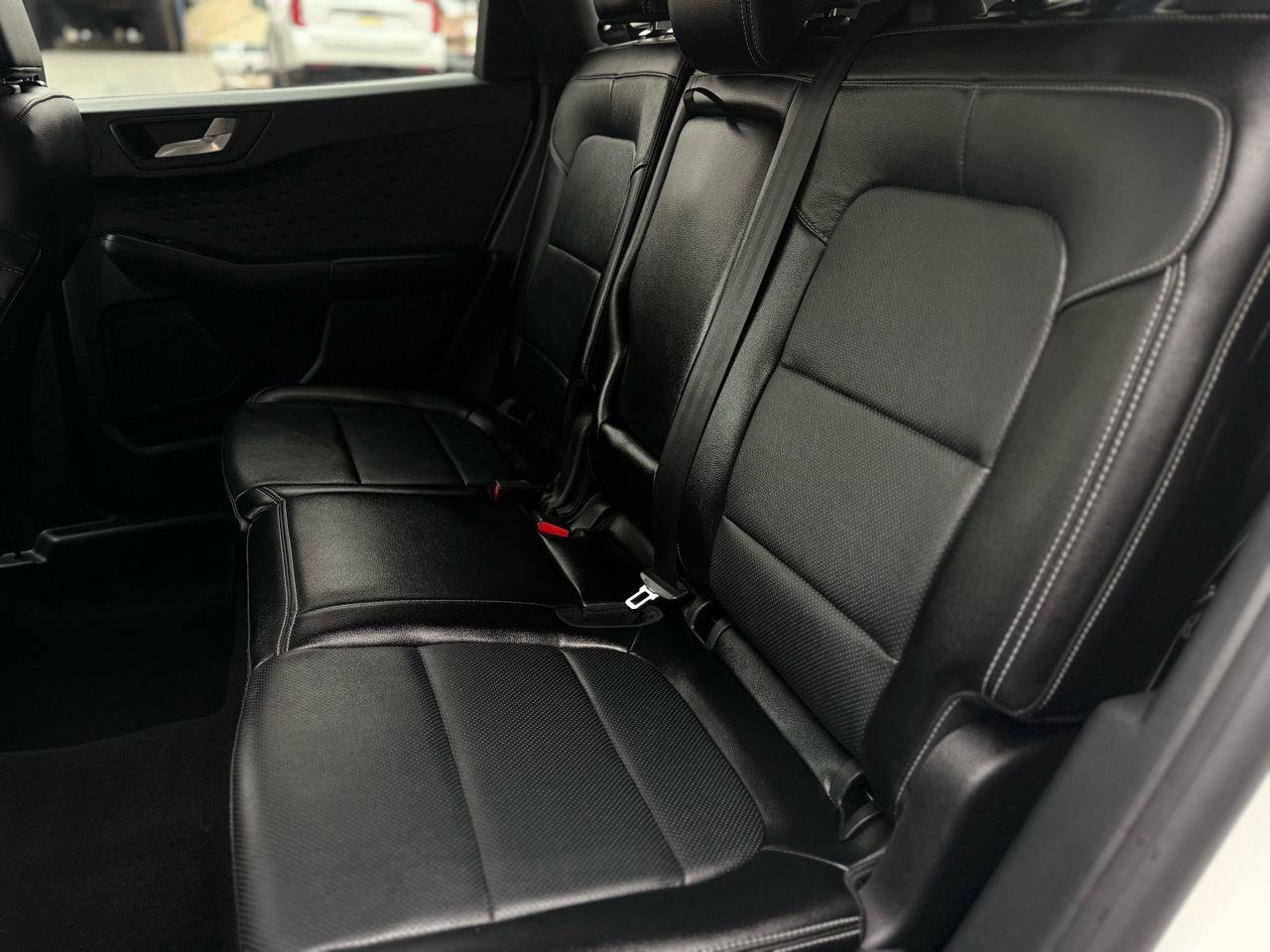 Used 2020 Ford Escape Titanium image 13