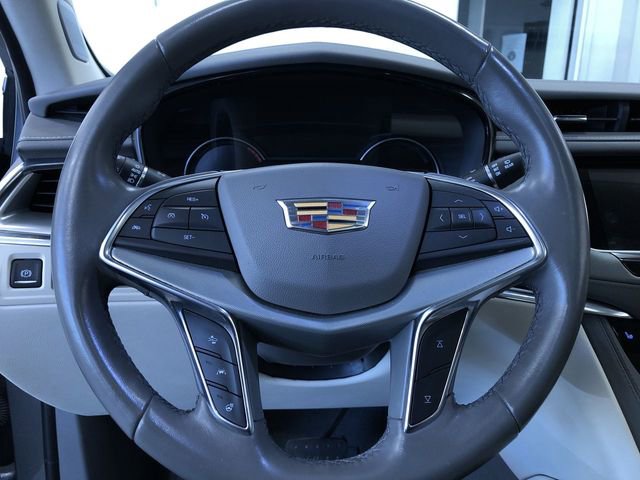 Used 2020 Cadillac XT5 Premium Luxury w/ LPO, Floor Liner Package AWD/4WD image 26