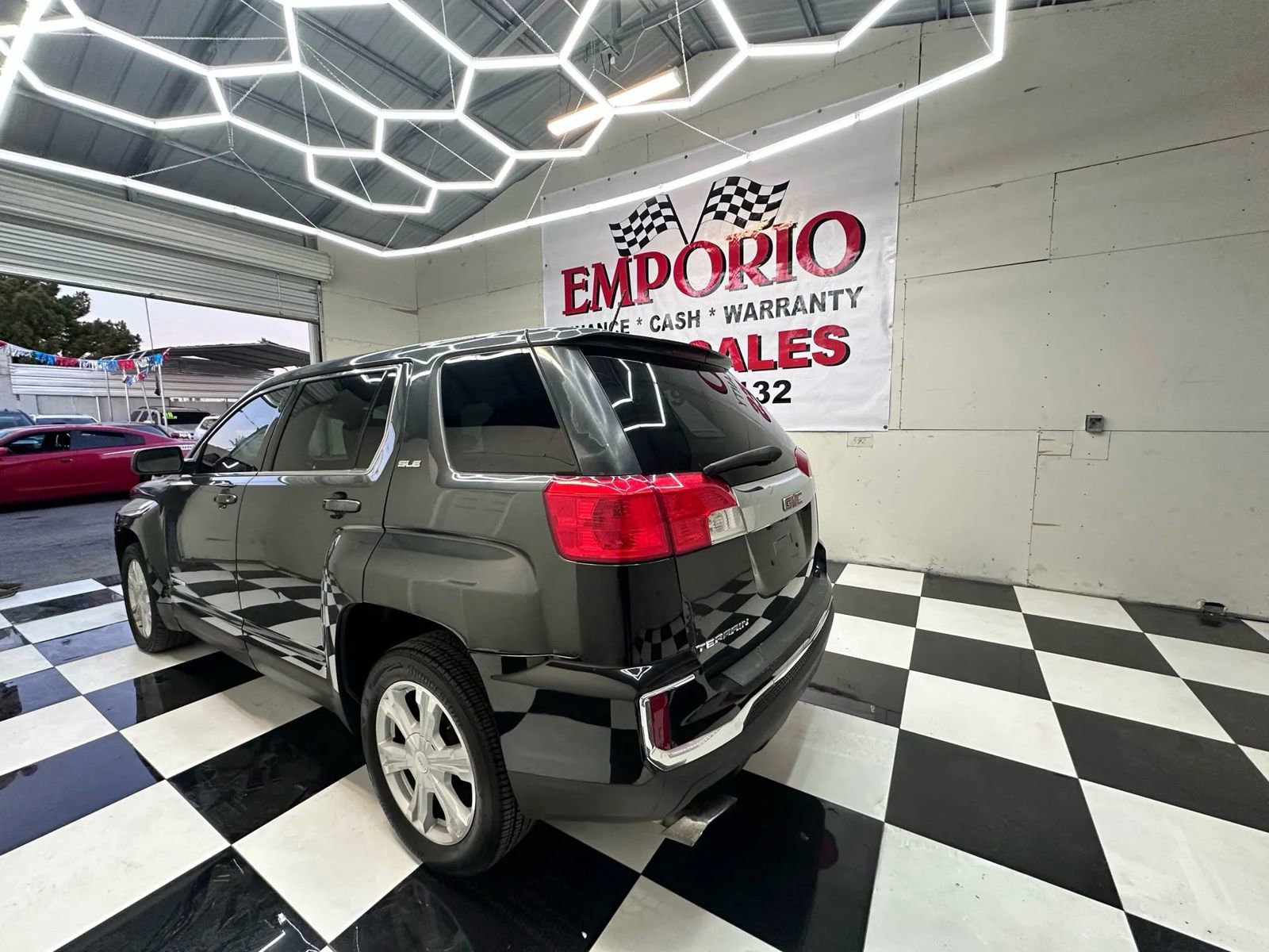 Used 2017 GMC Terrain SLE image 4