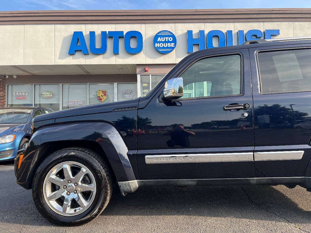Used 2011 Jeep Liberty Limited w/ Tire & Wheel Group AWD/4WD image 38