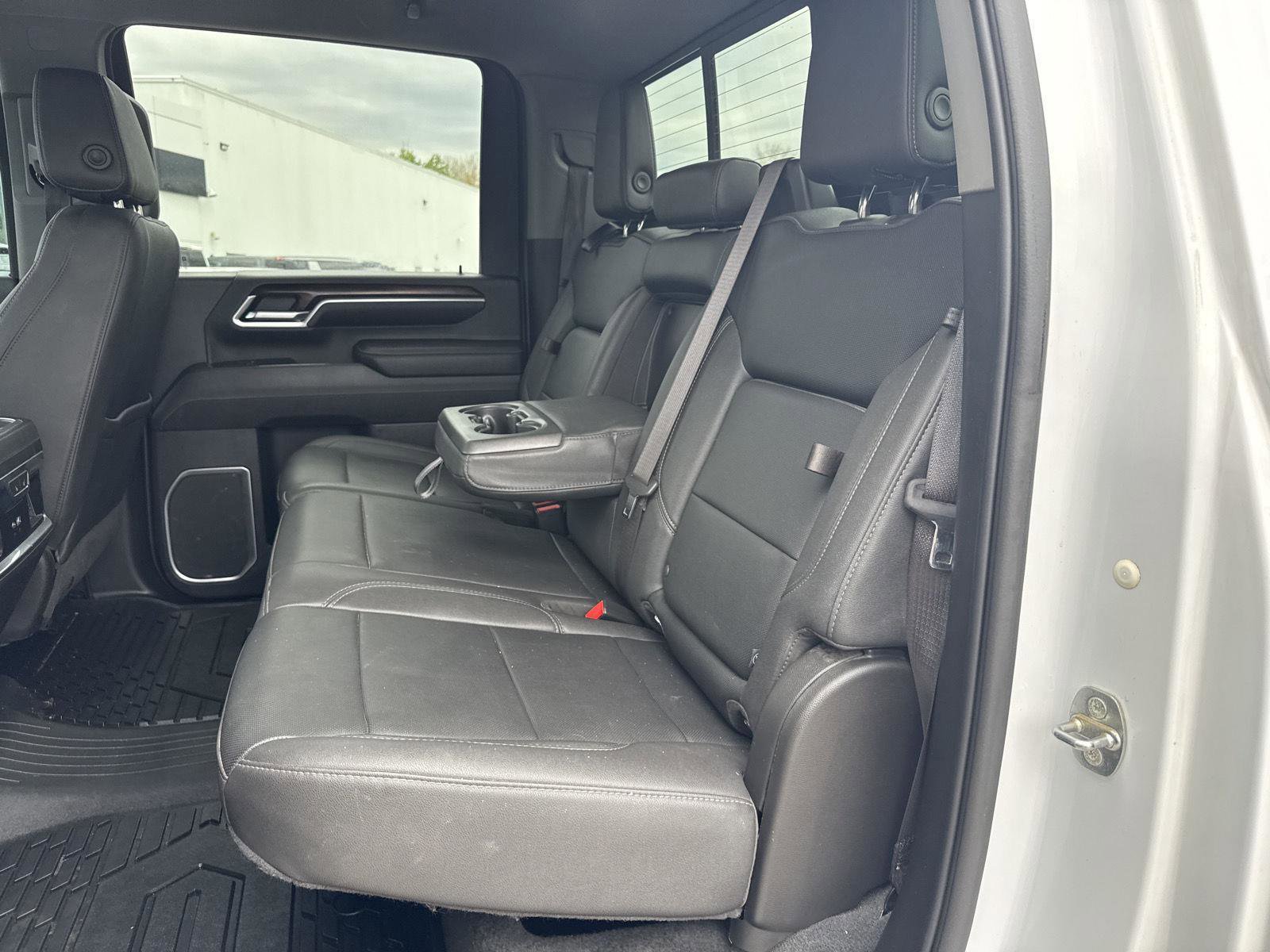 Used 2024 GMC Sierra 2500 SLT w/ SLT Premium Package AWD/4WD image 16