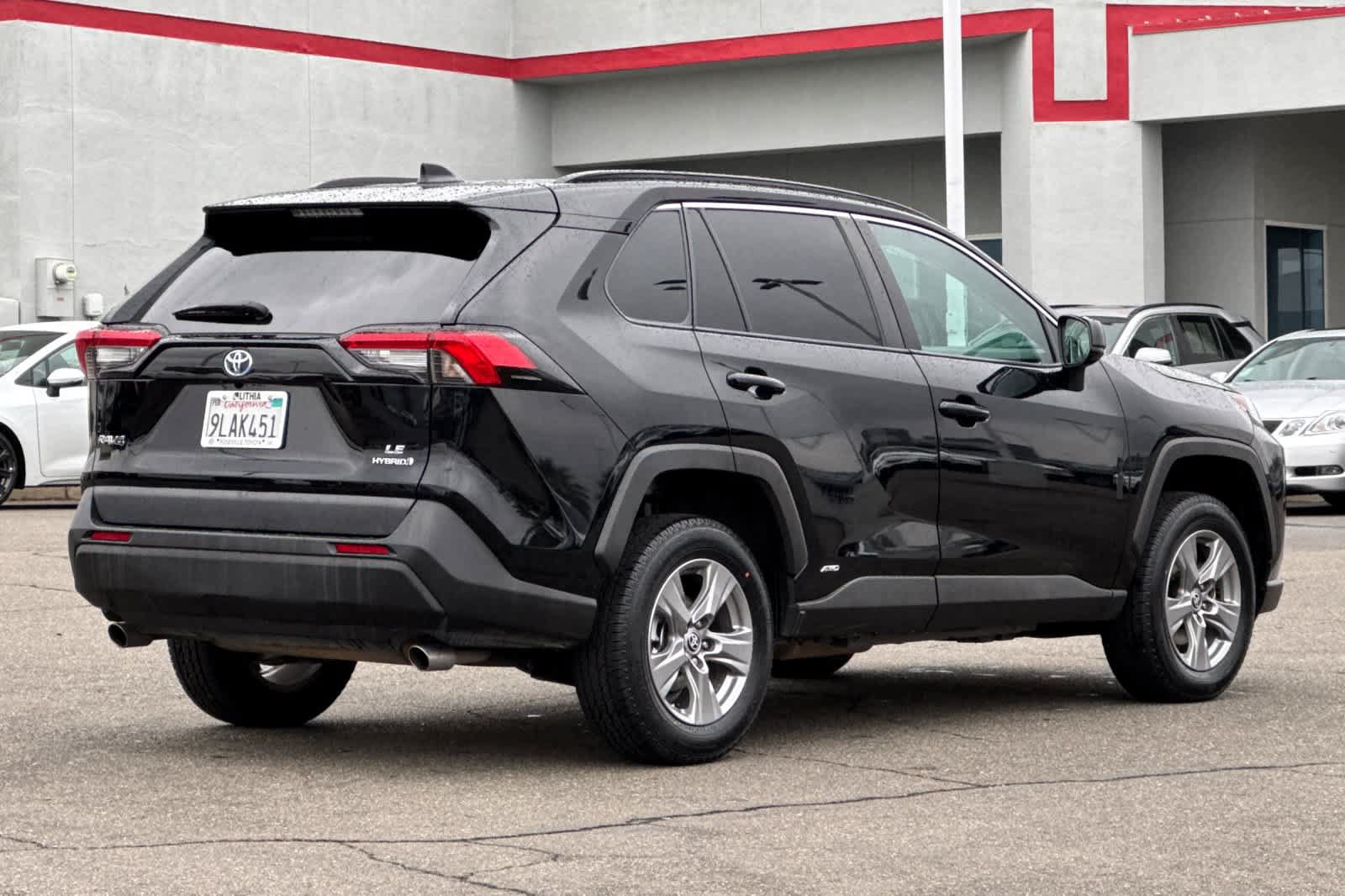 Certified 2024 Toyota RAV4 LE AWD/4WD image 2