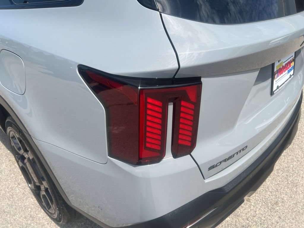 Certified 2025 Kia Sorento SX AWD/4WD image 35